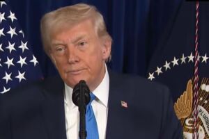 Presidente Trump em coletiva de imprensa. 