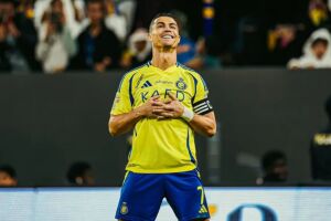 Cristiano Ronaldo se torna dono do UD Almer&iacute;a, da Espanha.