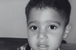 Menino autista de tr&ecirc;s anos que morreu baleado no colo da m&atilde;e.