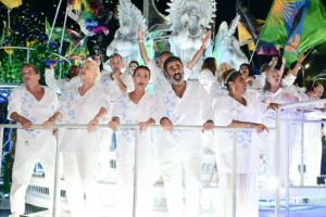 Famosos em desfile que homenageou Lula.