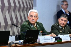 Generais Anisio David e Flavio Marcus Lancia, durante sabatina na CCJ do Senado