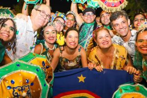 Governadora ao lado de Mano e Andrea Medeiros, prefeito e primeira-dama de Jaboat&atilde;o.