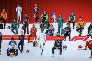 Foto dos 20 pilotos da F1 2025  Foto: Divulga&ccedil;&atilde;o