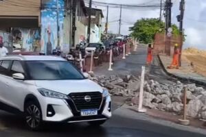 Obras de duplica&ccedil;&atilde;o na Ladeira da Cohab, no Ibura, e tr&acirc;nsito.