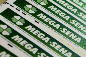 Cartelas da Mega-Sena juntas.