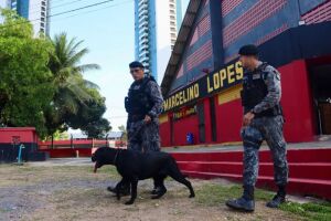 Final do Pernambucano entre Sport e N&aacute;utico ter&aacute; esquema com quase mil policiais neste domingo (1&ordm;)