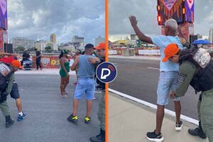 Policiais militares fazem revistas no Centro do Recife.