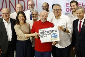 Raquel Lyra e Lula visitam expans&atilde;o da f&aacute;brica da Ach&eacute;.