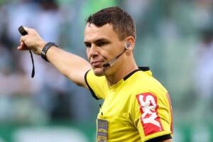 Paulo Cesar Zanovelli ser&aacute; o &aacute;rbitro de N&aacute;utico x Santa Cruz.