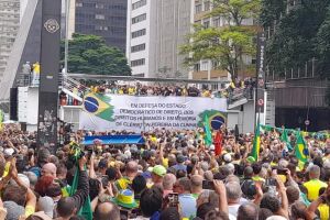 Manifesta&ccedil;&atilde;o na Paulista 