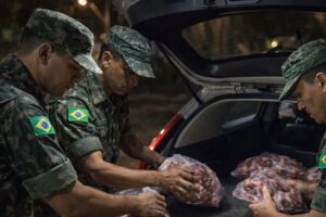 Militares com Carne 