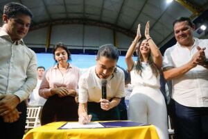 Raquel Lyra assina autoriza&ccedil;&atilde;o de licita&ccedil;&atilde;o para a pavimenta&ccedil;&atilde;o asf&aacute;ltica de um trecho da PE-125.