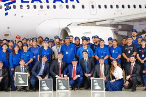 Latam anuncia compra de at&eacute; 74 jatos da Embraer em acordo avaliado em mais de R$ 11 bilh&otilde;es