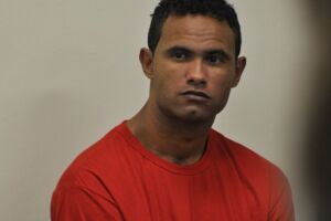 Goleiro Bruno &eacute; considerado foragido pela Justi&ccedil;a do RJ.