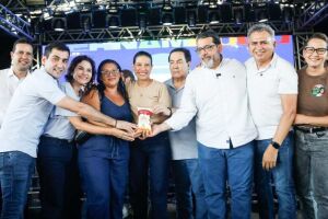 Governadora Raquel Lyra anuncia amplia&ccedil;&atilde;o do programa Leite para Todos.