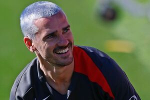 Griezmann sa&iacute;da do Atl&eacute;tico de Madrid.