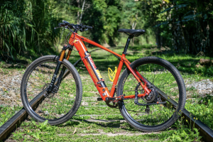 Bicicleta el&eacute;trica Oggi Big Wheel. Tem autonomia de at&eacute; 60KM