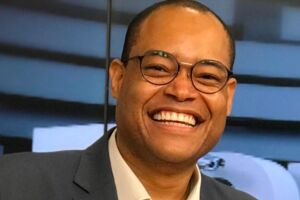 Moab Augusto recebe alta do hospital.