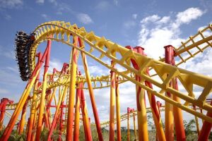 Montanha russa Firewhip, do parque Beto Carrero World. 