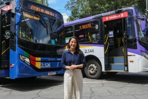 Governadora Raquel Lyra em entrega de &ocirc;nibus climatizados para a RMR.