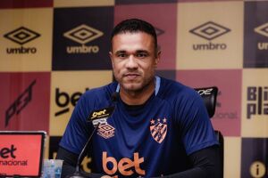 Roger Silva foi demitido do Sport nesta segunda (23).