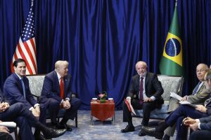 Lula se reuniu com presidente dos Estados Unidos, Donald Trump, em Kuala Lumpur, na Mal&aacute;sia 