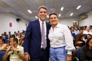 Prefeita de Igarassu, Elcione Ramos e o Prefeito de Alian&ccedil;a e agora presidente da Amupe, Pedro Freitas