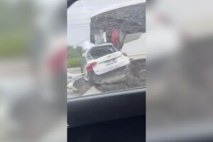 Acidente entre &ocirc;nibus e carro deixa mortos em Ipojuca.