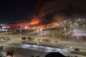 Inc&ecirc;ndio atinge Vel&oacute;dromo do Parque Ol&iacute;mpico utilizado no Rio 2016