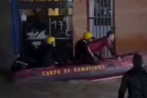 Chuvas no Grande Recife provoca inunda&ccedil;&otilde;es e ao menos 22 pessoas s&atilde;o resgatadas ap&oacute;s ficarem ilhadas