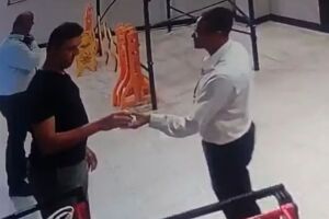 Delegado da PF &eacute; detido em shopping no Recife.