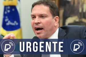 A pris&atilde;o teria sido motivada por quest&otilde;es migrat&oacute;rias. At&eacute; o momento, n&atilde;o foram divulgados detalhes sobre a situa&ccedil;&atilde;o espec&iacute;fica que levou &agrave; deten&ccedil;&atilde;o do ex-parlamentar.