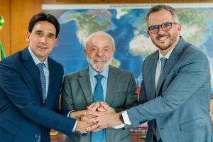 O ex-ministro Silvio Costa Filho e o ministro de Portos e Aeroportos, Tom&eacute; Franca.