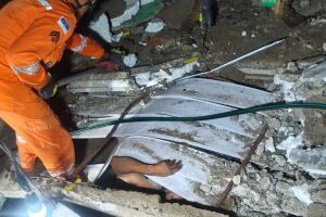 Idoso de 72 anos morreu ap&oacute;s ser soterrado no desabamento.