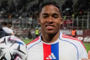 Endrick &eacute; alvo de cr&iacute;ticas do treinador.