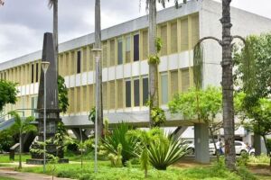 Fachada da Prefeitura de Caruaru. 