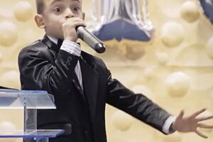 Document&aacute;rio A Voz de Deus.