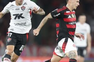 Flamengo x Vit&oacute;ria se enfrentam nesta quarta-feira (22).