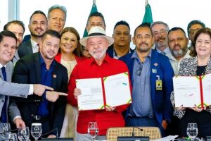Lula lan&ccedil;a nova etapa do programa Move Brasil.