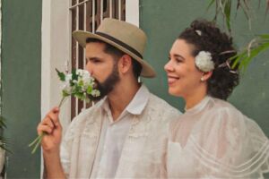 de Dentro, o espet&aacute;culo que o p&uacute;blico n&atilde;o v&ecirc;, de Al&ecirc; Tiburcio.