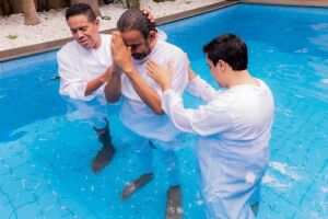 Pepe Moreno batizado na Igreja Evang&eacute;lico.