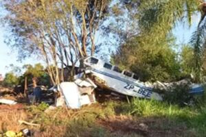 Queda de avi&atilde;o no Paraguai.
