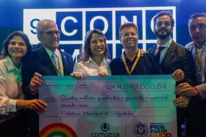 Raquel Lyra na Amupe anuncia investimentos