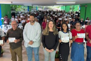 Representantes sendo empossados como novos conselheiros