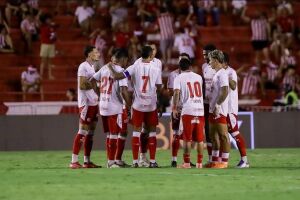 Clube N&aacute;utico Capibaribe em Campo 