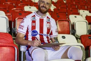 Souza, &iacute;dolo do N&aacute;utico, anuncia aposentadoria do futebol.