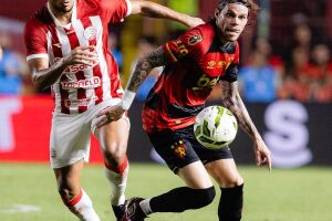 Rivais pernambucanos ligam alerta na S&eacute;rie B.