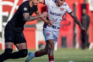 Vit&oacute;ria x Corinthians se enfrentam neste s&aacute;bado (18).