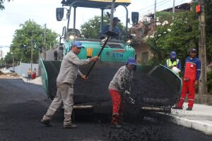 Obras de pavimenta&ccedil;&atilde;o em Candeias