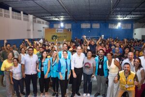 Mano Medeiros e equipe na comunidade Engenho Marimbondo